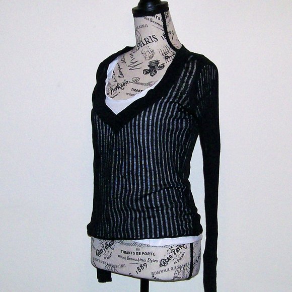 NWOT Beautiful 2 in 1 Sweater Top - Picture 2 of 6